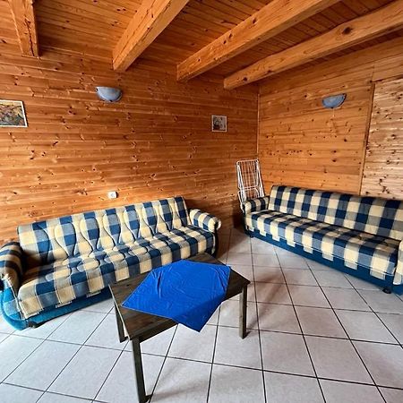 Almos Apartman Balatonfenyves Exteriör bild