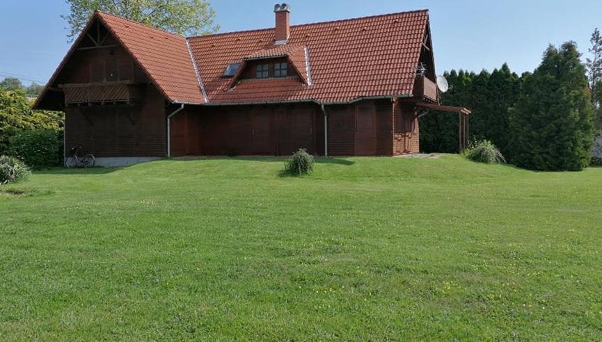 Almos Apartman Balatonfenyves Exteriör bild