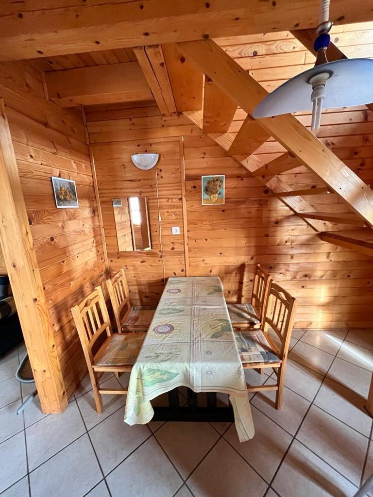 Almos Apartman Balatonfenyves Exteriör bild
