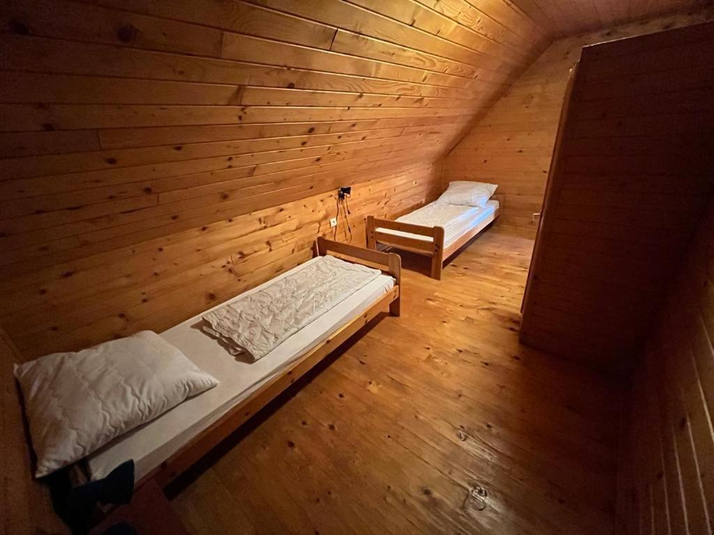 Almos Apartman Balatonfenyves Exteriör bild